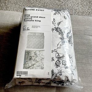 Ikea king Alvin’s Kvist duvet set
